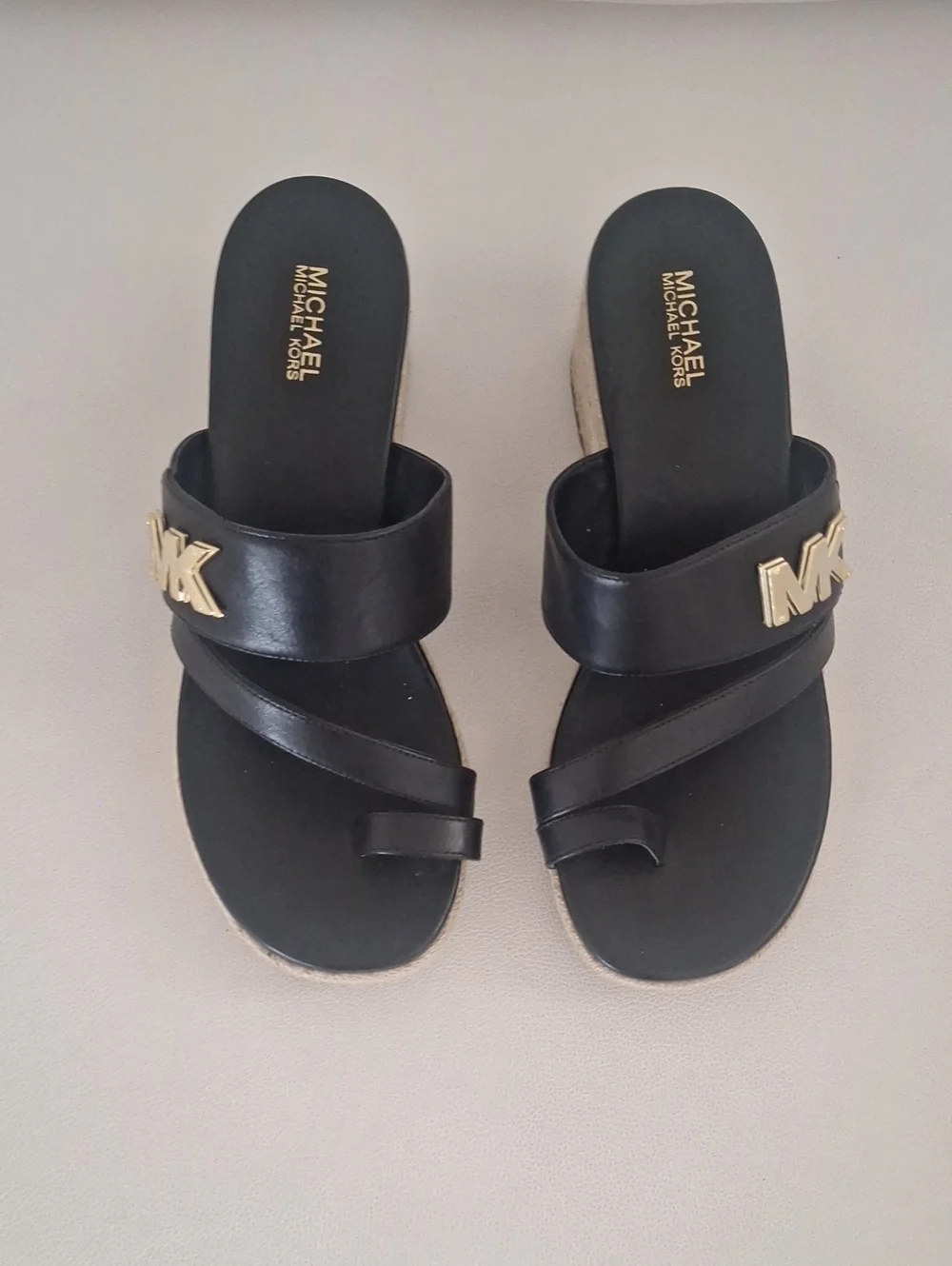 MICHAEL Michael Kors Black Leather Slide Sandals with Gold MK Accent Sz 7 M